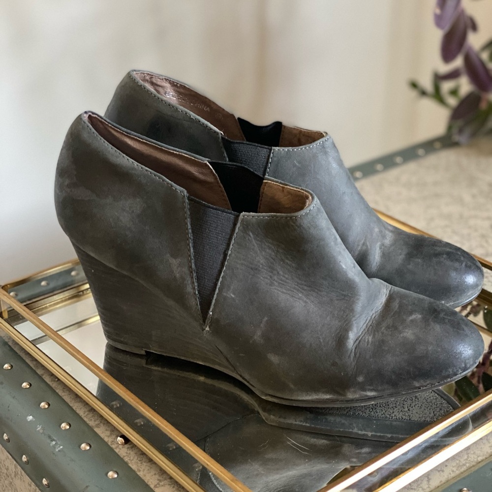 Aldo ankle booties with wedge heel. Size 9.